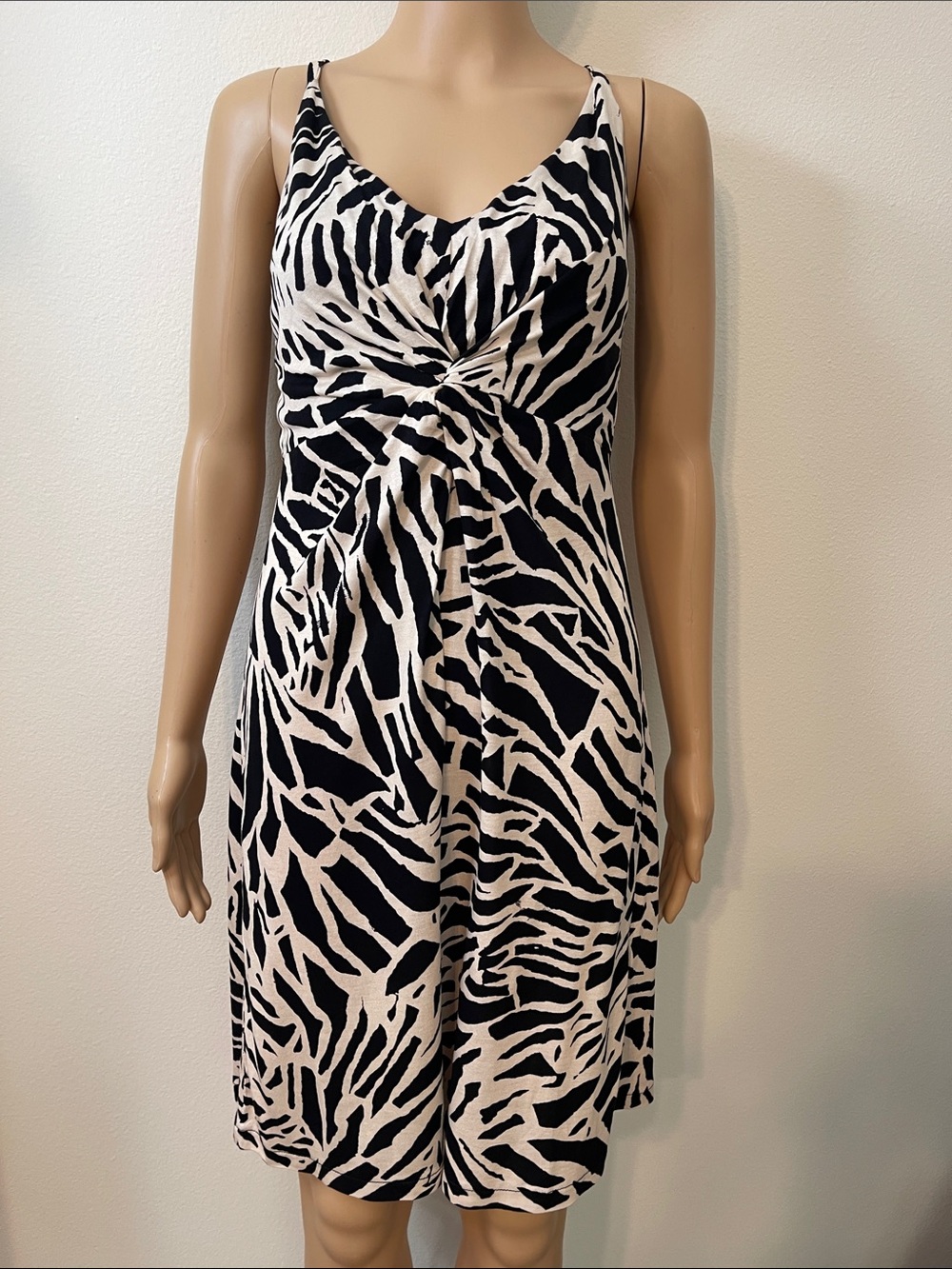 NWOT H&M Sleeveless V-Neck Black & Cream Abstract Zebra Print Dress
